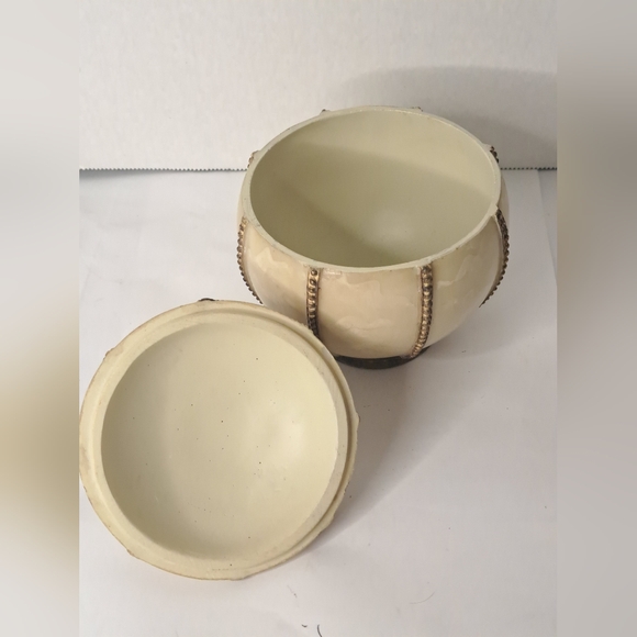 Vintage Croscill Home Romanza Trinket Box Hand Painted Faux Onyx Brass. - Picture 4 of 10